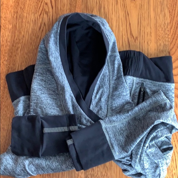 lululemon athletica Tops - Lululemon hoodie size 6